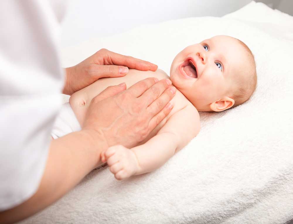 Benarkah Pijat Bayi Bikin Ketagihan?