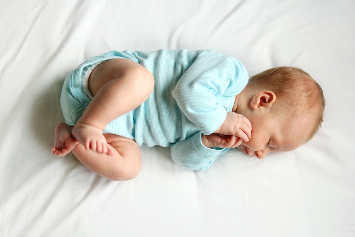 Hati-Hati Newborn Sering Kedinginan! Ini Cara Menghangatkan Bayi Baru Lahir