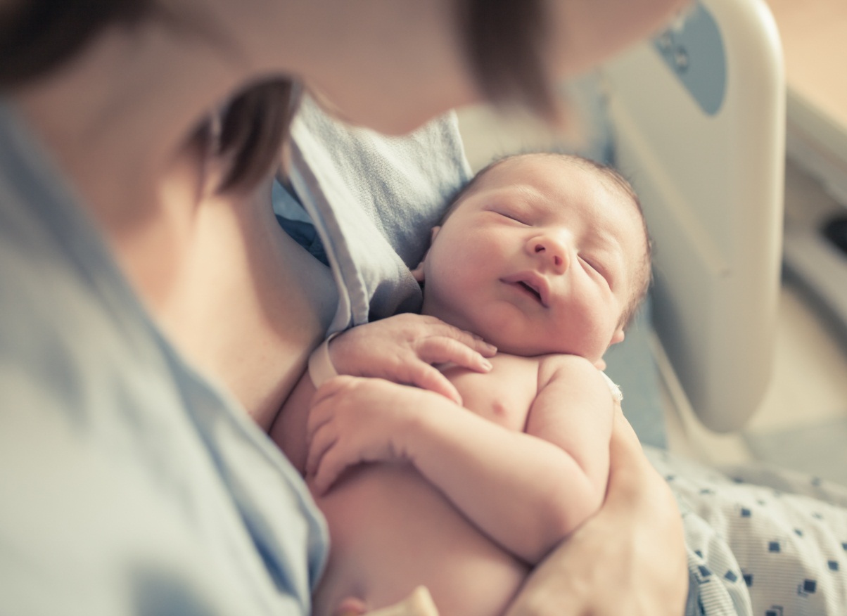 Terpaksa Membawa Newborn Keluar Rumah? Ini Tips perawatan Kebersihan Bayi di Saat New Normal