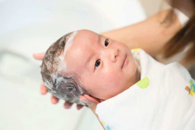Perawatan Rambut dengan Sampo Bayi yang Aman