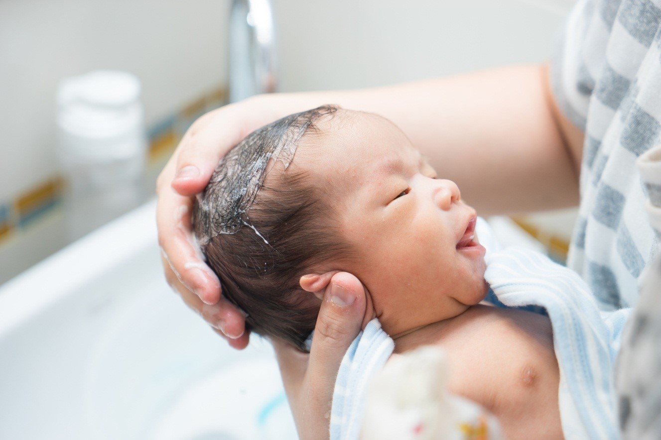 Sabun & Shampoo Bayi Baru Lahir yang Bagus? Pilih Formula Newborn Friendly