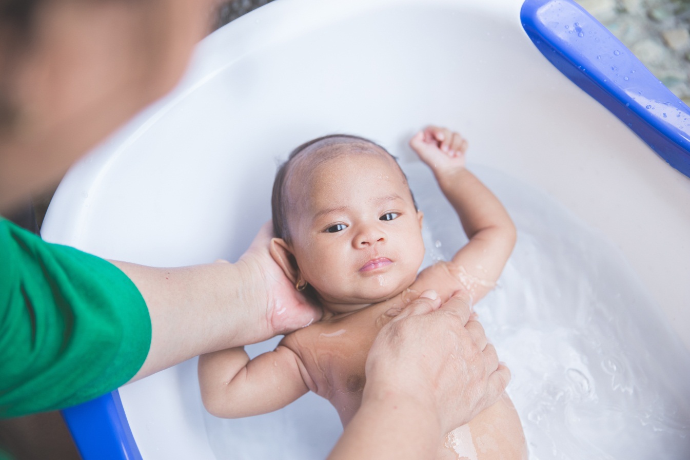 Tips Menyiapkan Perlengkapan Mandi Bayi Baru Lahir
