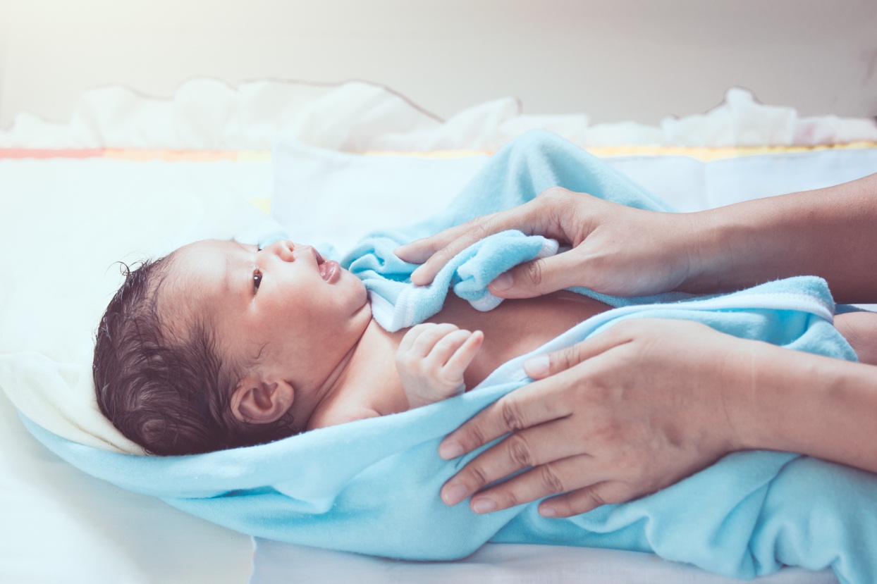 Bolehkah Memandikan Bayi saat Pilek?