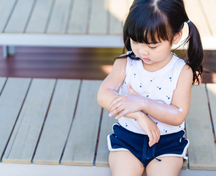 Mulai Banyak Aktivitas, Ini 4 Tips Agar Kulit Anak Halus