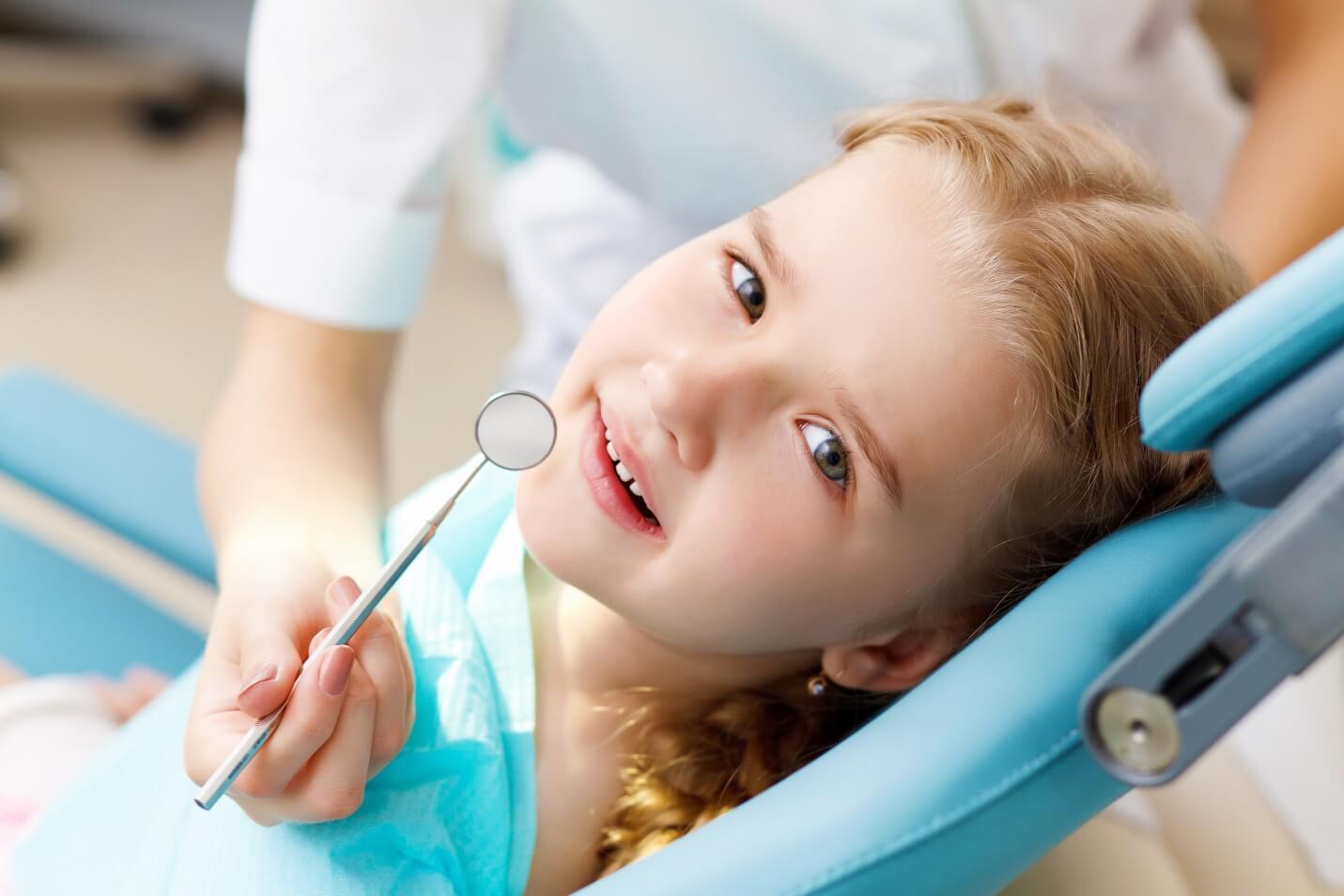 Kapan Saatnya Anak Rutin ke Dokter Gigi?