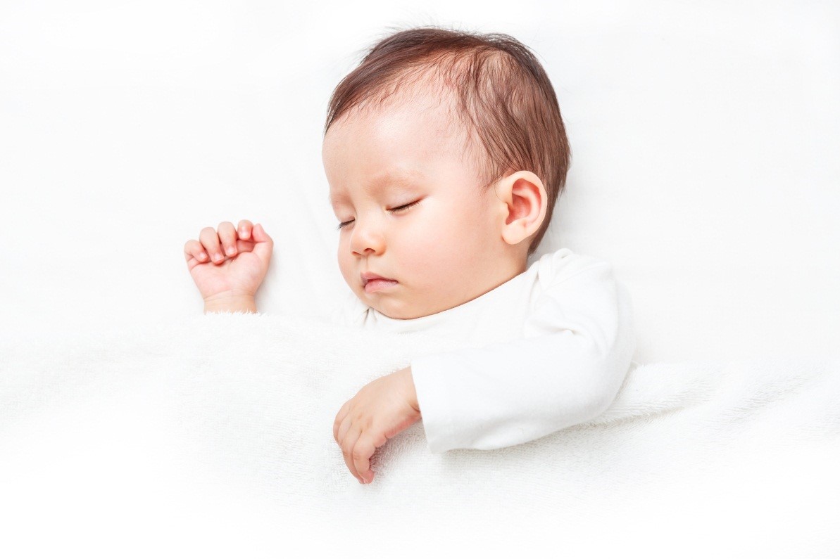 Si Kecil Selalu Berkeringat? Atasi Keringat Berlebih dengan Baby Powder