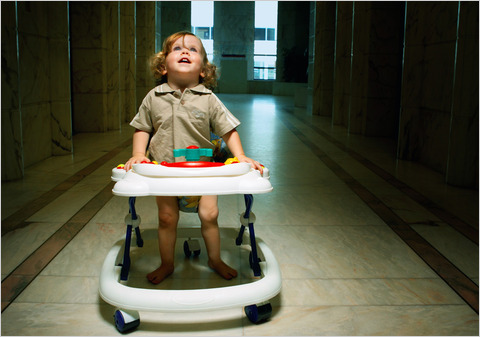 Pro Kontra Penggunaan Baby Walker pada Anak